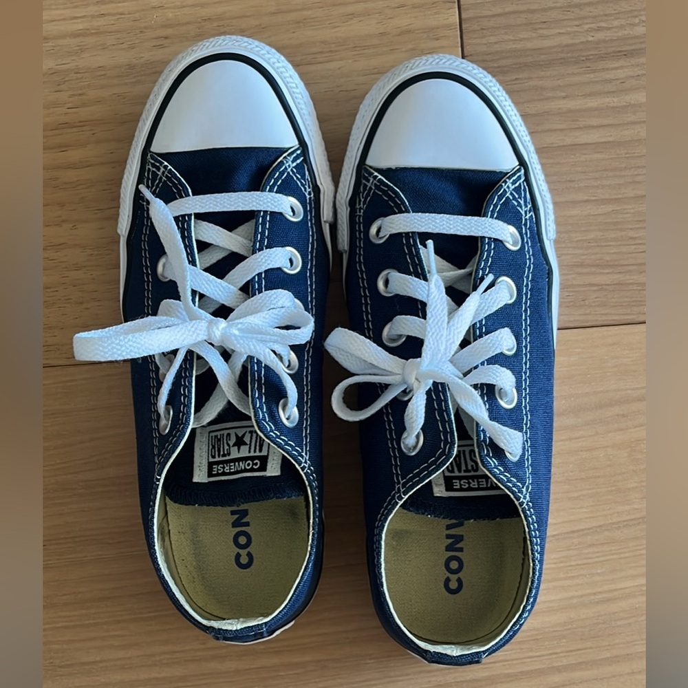 Converse All Stars - women’s size 6